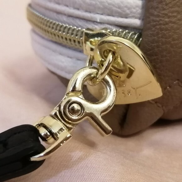 Betsey Johnson Piggy Wristlet, NWOT - Picture 7 of 11